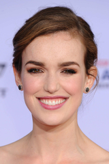 Elizabeth Henstridge